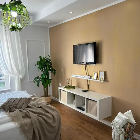 Vanila Lux クラグイェヴァツ